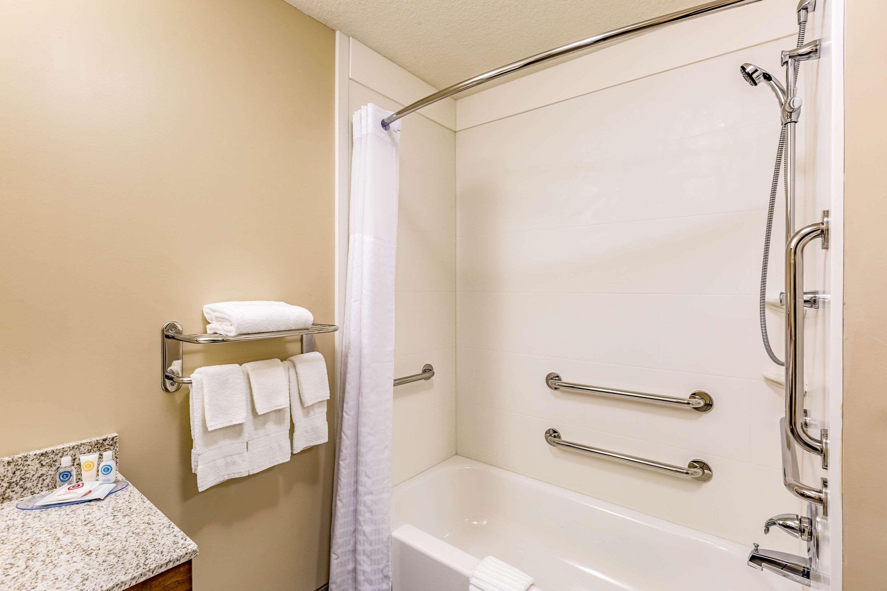 Comfort Inn Altoona-Des Moines Exteriör bild
