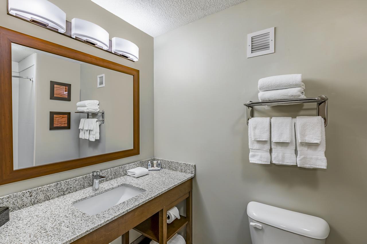 Comfort Inn Altoona-Des Moines Exteriör bild